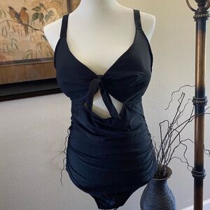 NWT Black Aqua Eve One Piece Swimsuit Size 14 Women’s
